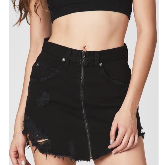 Black zipper skirt from LF - Picture 3 of 3